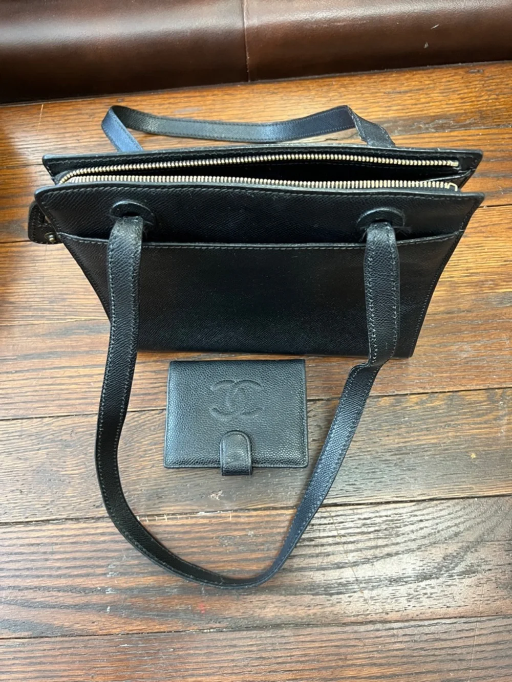 CAVIAR ZIPPER TOTE KELLY CHANEL BAG with Matching Card Holder